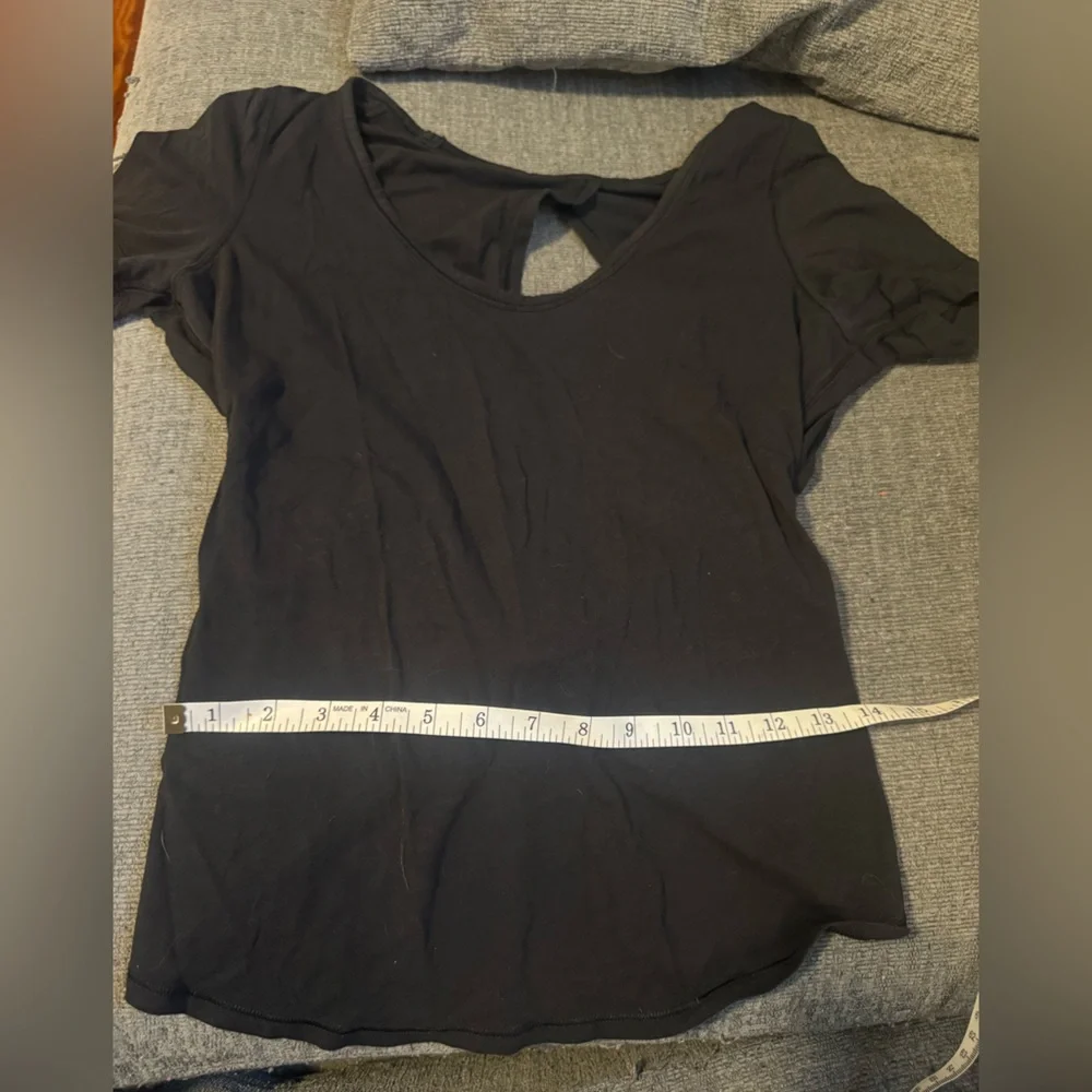 LULULEMON Black “Find Your Twist” Back Twist Short Sleeve Shirt - Picture 10 of 11